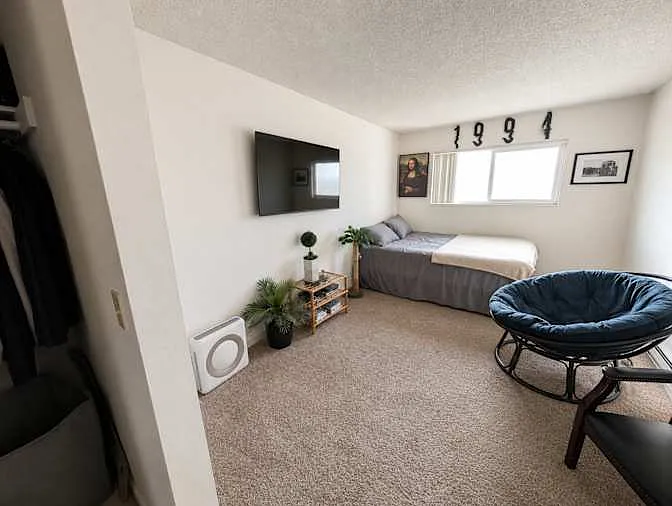 4873 Niagara Ave #5 — Photo 3