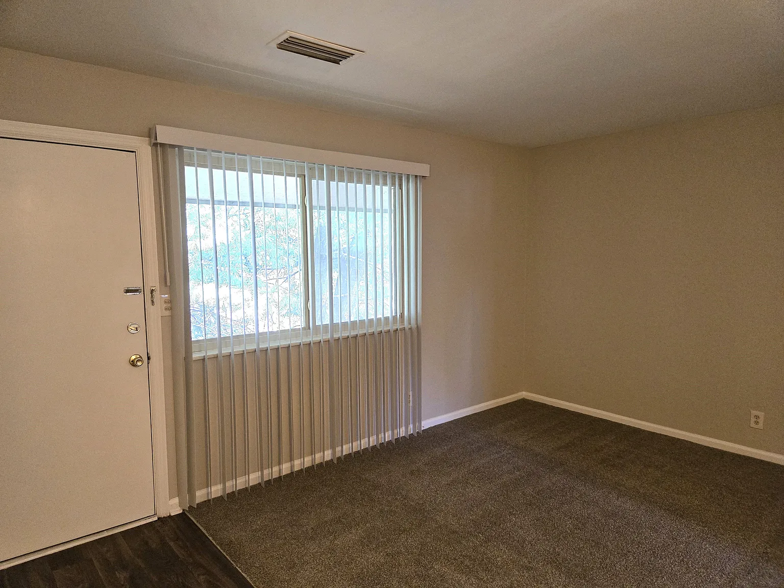Midland Apartments — Photo 4