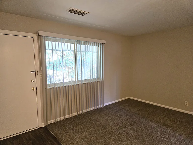 2020 Midland Ave — Photo 4