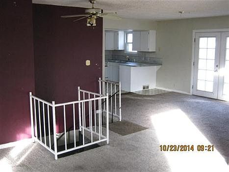 4th image of 3310 W Hood Ave