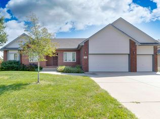 4326 N Barton Creek Cir, Wichita, KS 67226