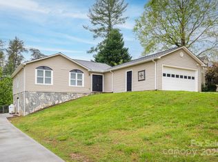 3085 Hunters Ridge Ct, Morganton, NC 28655