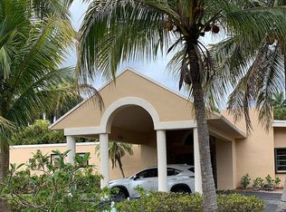 10700 SW 88th Ct, Miami, FL 33176