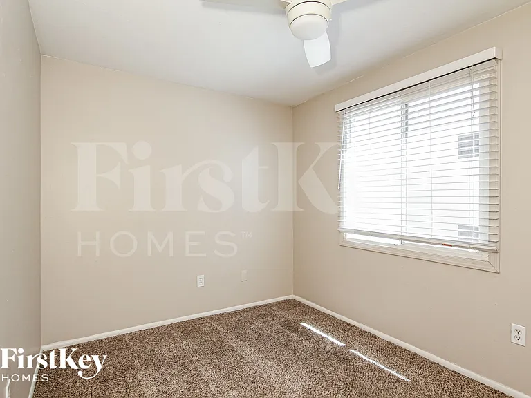 3733 E Eugie Ave — Photo 14