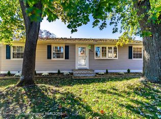 29 Castle Ave, Jackson, NJ 08527