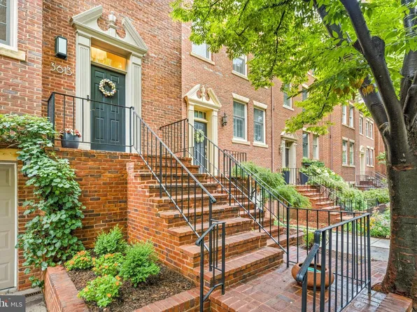 3613 Winfield Ln NW, Washington, DC 20007