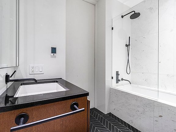 4th image of 570 Broome St #5B