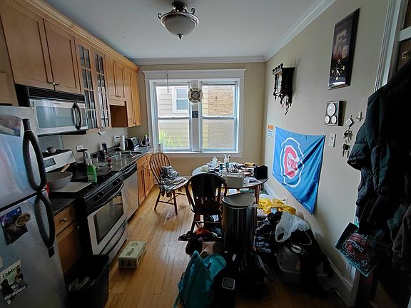 2nd image of 3521 W Argyle St #2