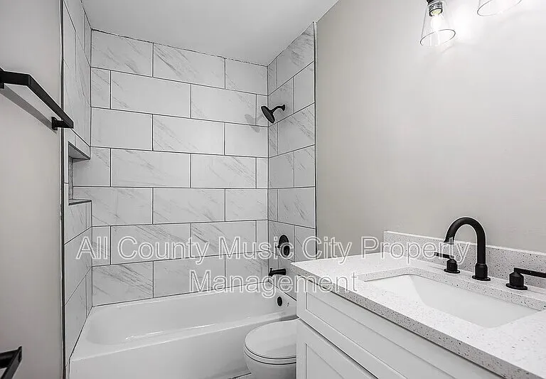 1907 S Lyle Ln — Photo 11