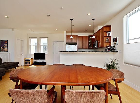 3rd image of 222 Valencia St APT 7