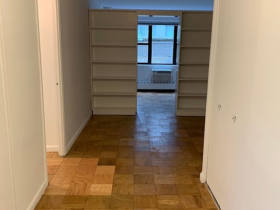 3rd image of 330 E 46th St APT 3S