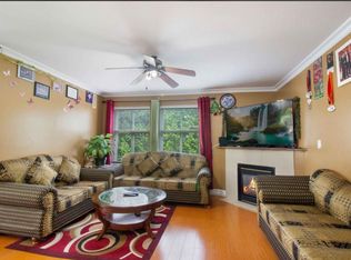 12739 72nd Ave #401, Surrey, BC V3W2M7