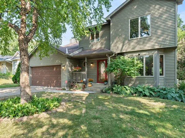 2180 Ariel St N, North Saint Paul, MN 55109