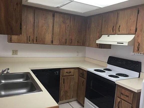 5th image of 3101 Bloomingdale Villas Ct