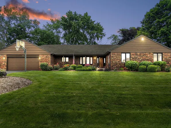 9822 North Concord DRIVE, Mequon, WI 53097