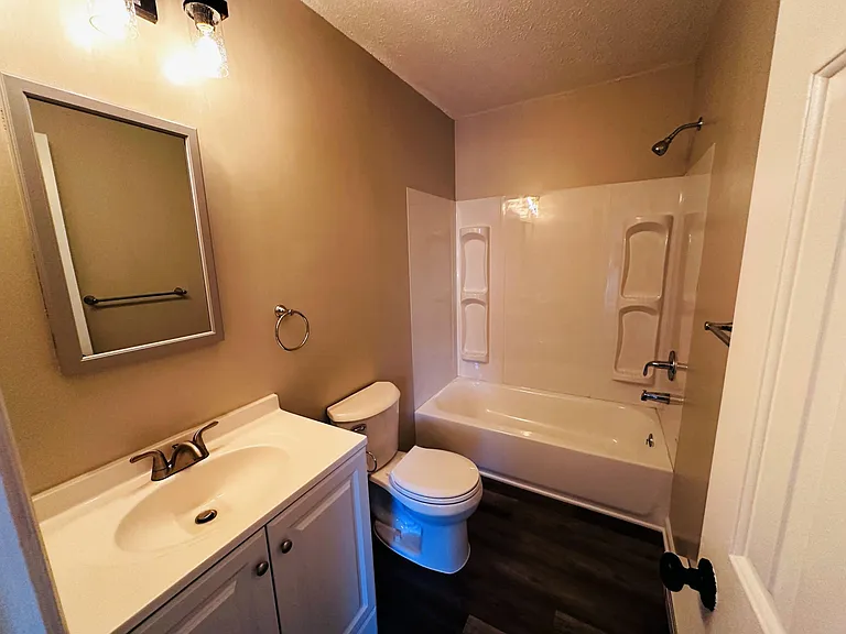 401 Woodland Cir #9 — Photo 13