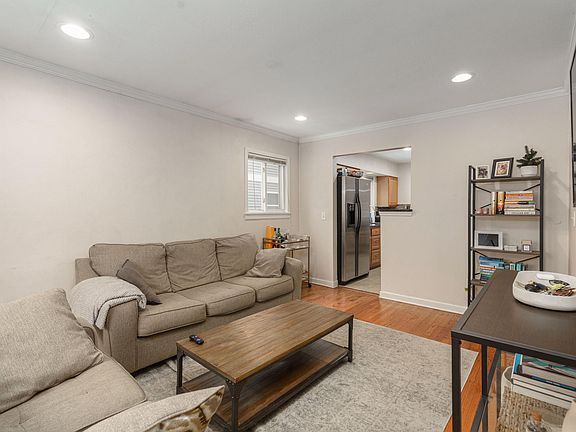 4th image of 1405 Mohawk Ave