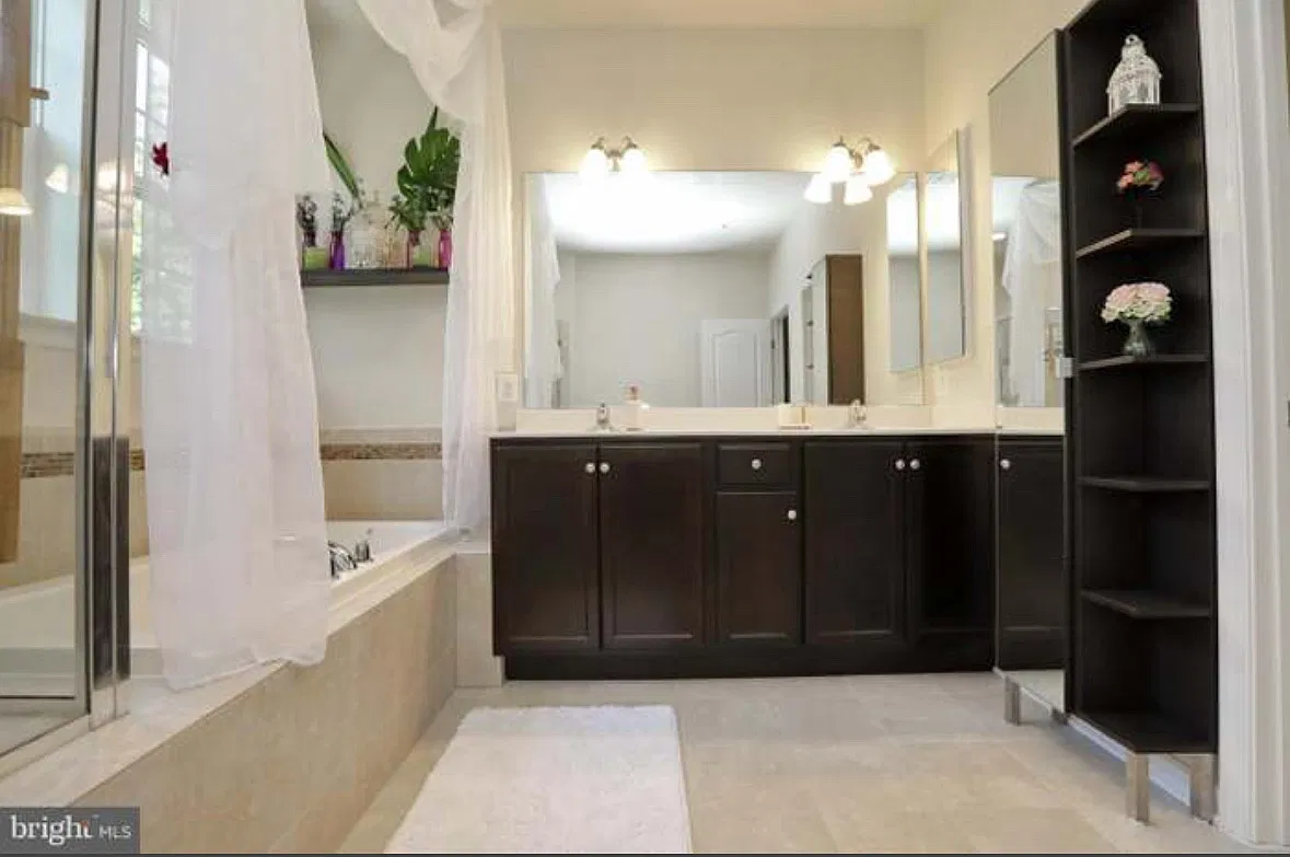4 bed, 2557 sqft, $1,050 — Photo 4