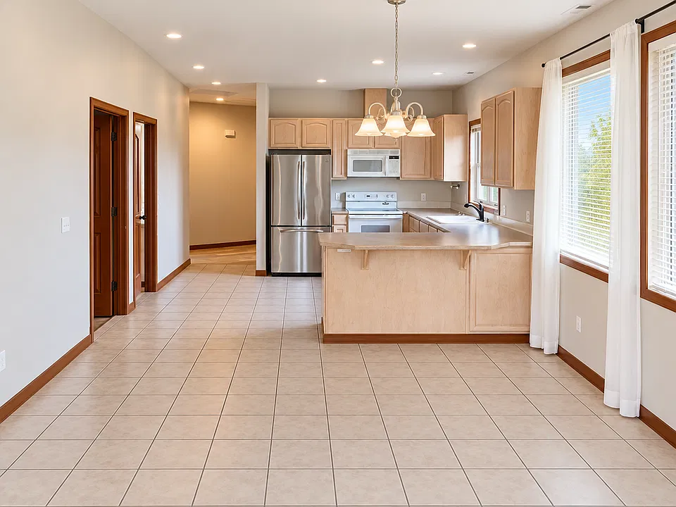 733 Lakewood Rd #1