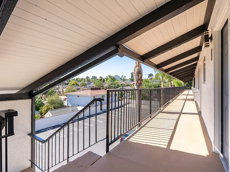 1622 Palm St - 2 Bedroom 2 Bath Fully Renovated: Move In Available Now | July 1st, 2026 Units Ava... — Photo 32