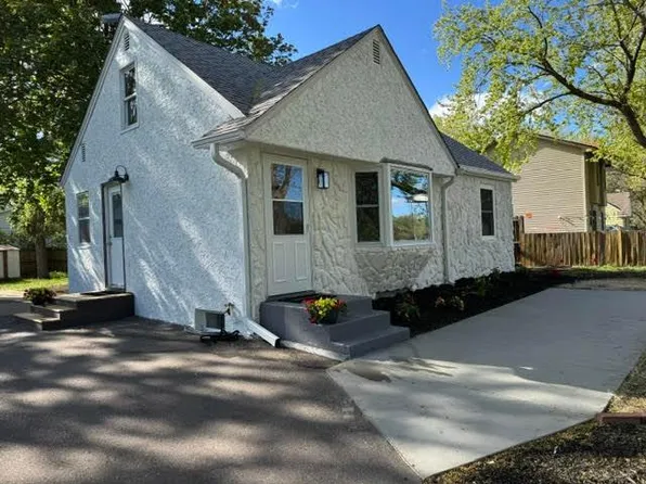 9000 Terrace Rd NE, Blaine, MN 55434
