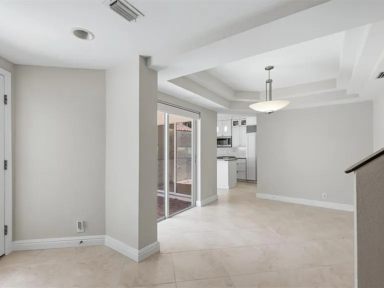 200 Cocoanut Ave #5 — Photo 11