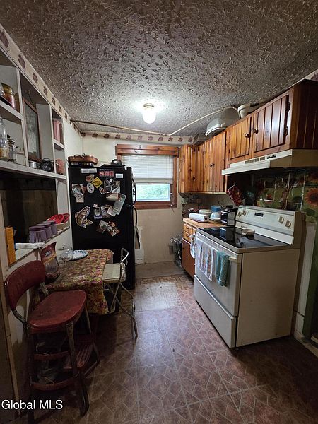 4th image of 1354 S Bay Road
