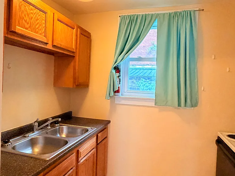 111 College St #3C — Photo 20