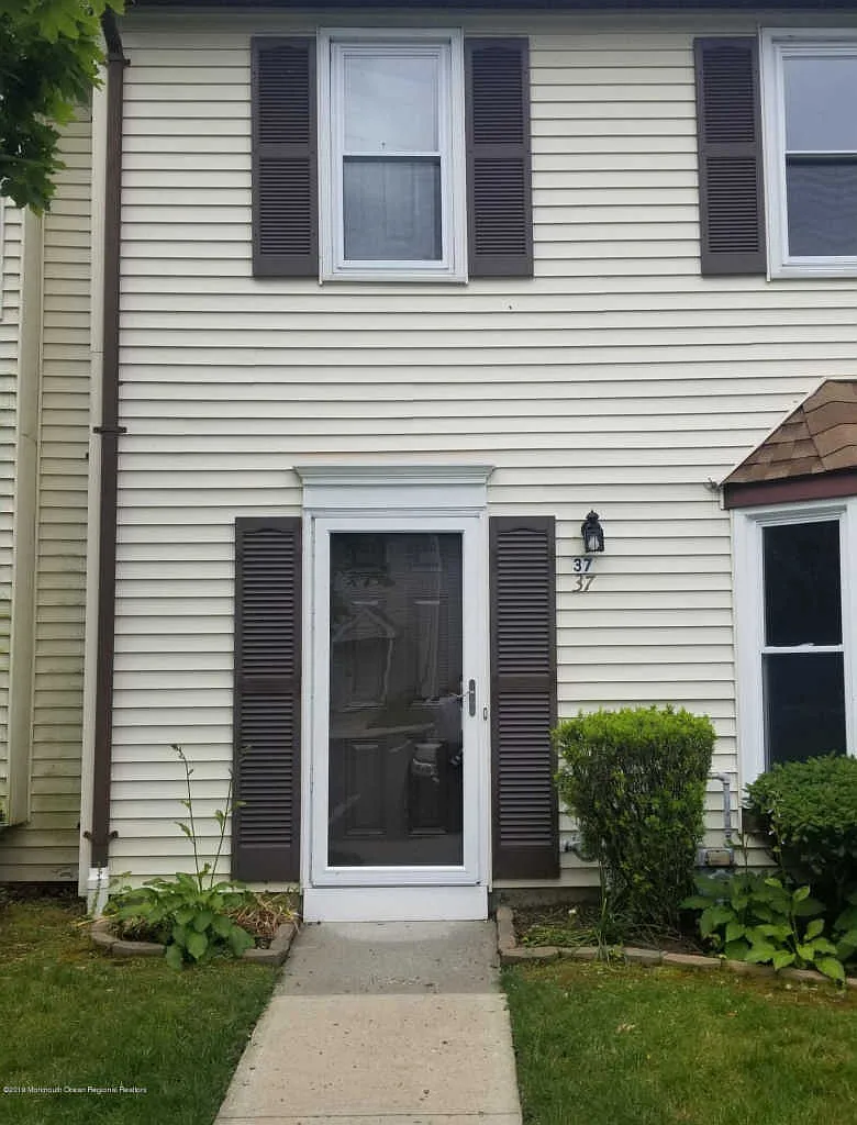 37 Independence Ct photo 1