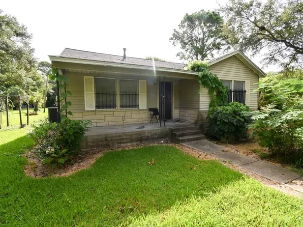 202 N Tarpey Rd, Texas City, TX 77591