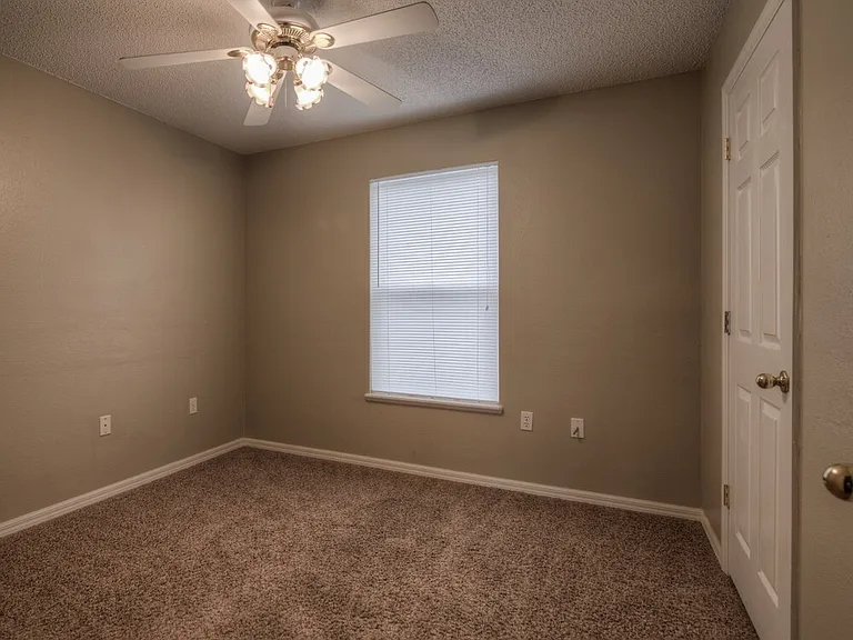 4231 Stonefield Dr — Photo 11