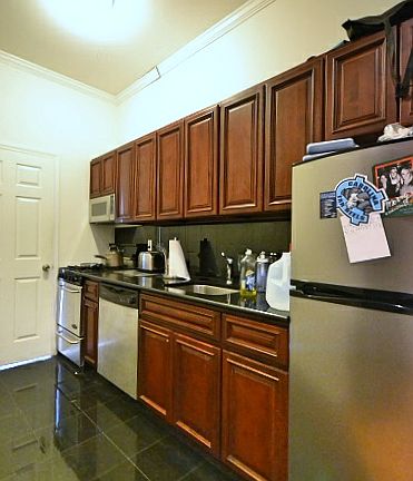 3rd image of 63 Sullivan St #Tu
