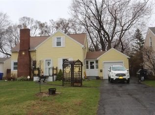 40 Rosecroft Dr, Rochester, NY 14616