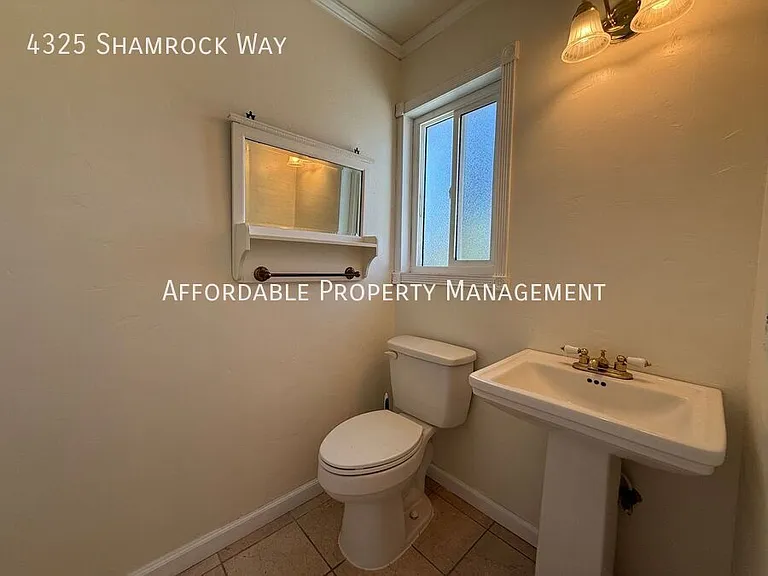 4325 Shamrock Way — Photo 12