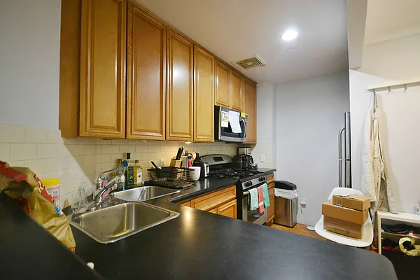 Rented by Bold New York | media 33