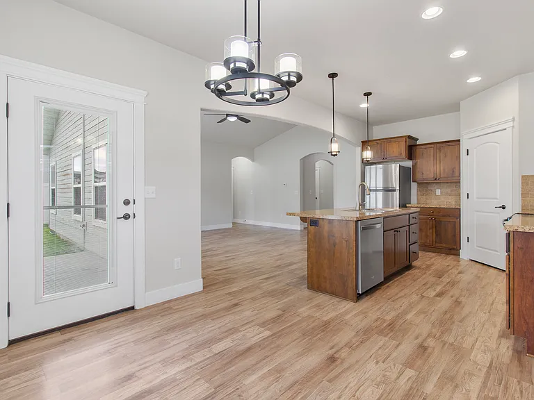 1015 White Birch Ave — Photo 19
