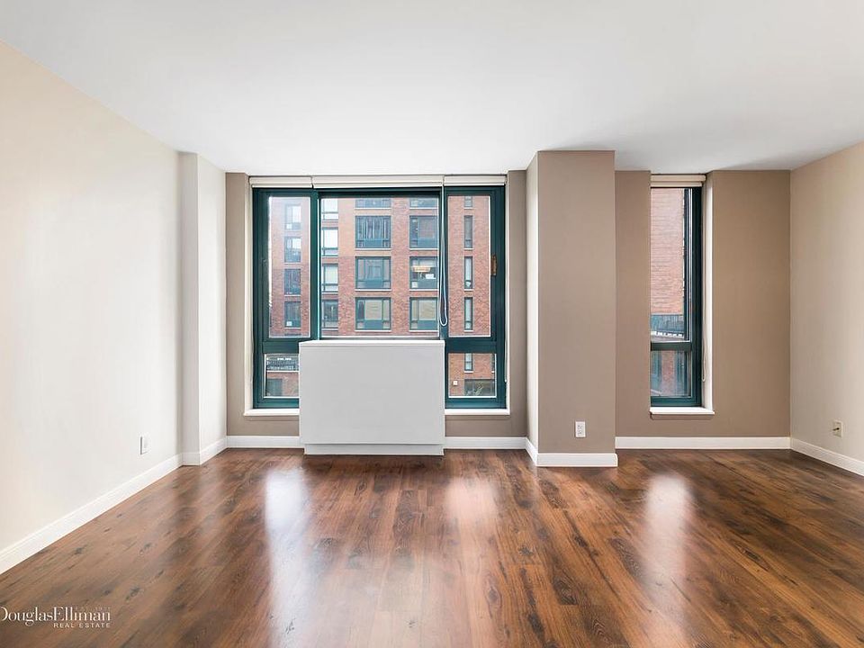 1st image of 1 Irving Pl APT V9h