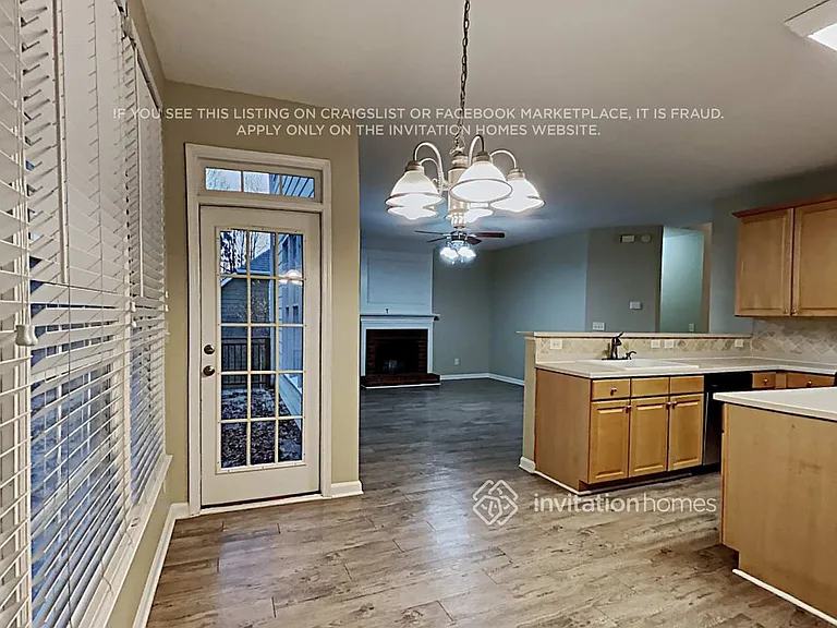 350 Hillside Manor Dr — Photo 5
