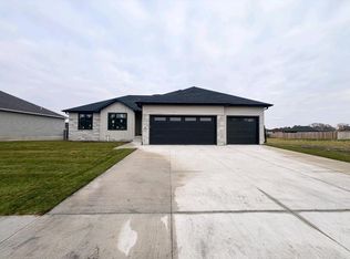 5030 Meadow Ridge Pl, Columbus, NE 68601