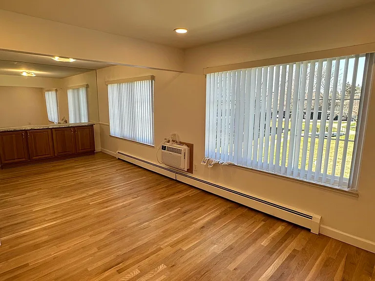 100 W Hickory Grove Rd #F8 — Photo 1