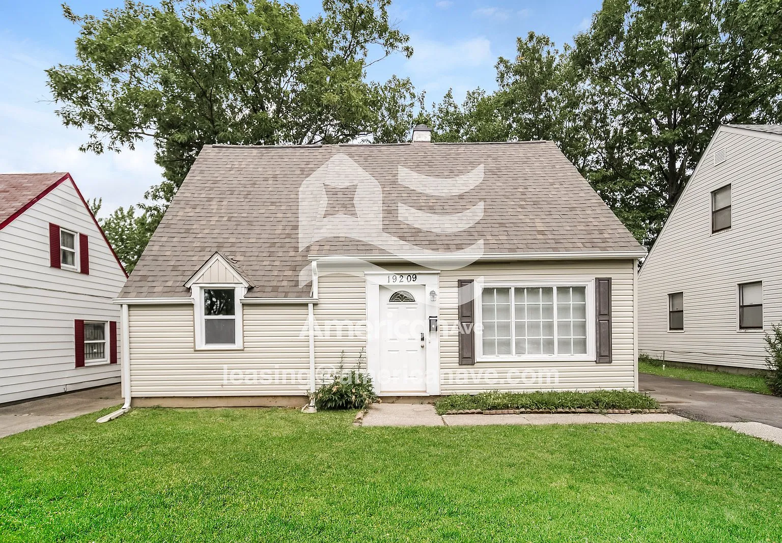 4 bed, 1.0 bath, 1367 sqft, $1,505 — Photo 1