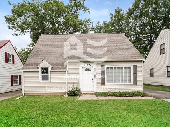 19209 Cherrywood Ln, Warrensville Heights, OH 44128