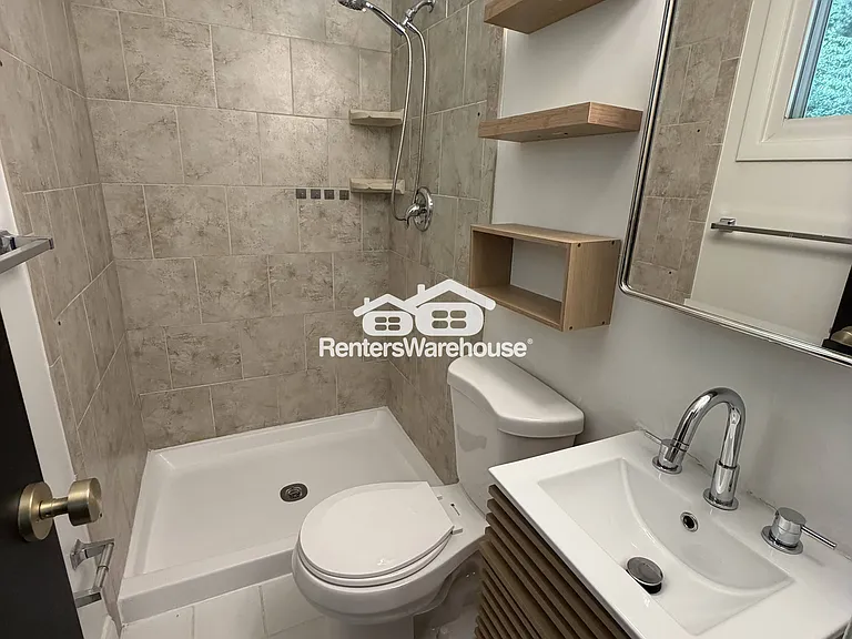 241 Cedarmere Cir — Photo 16