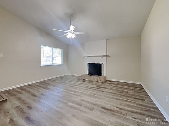 2nd image of 16910 Hibiscus Ln