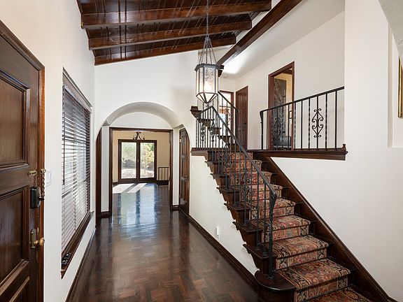 4th image of 341 Laurel Ave