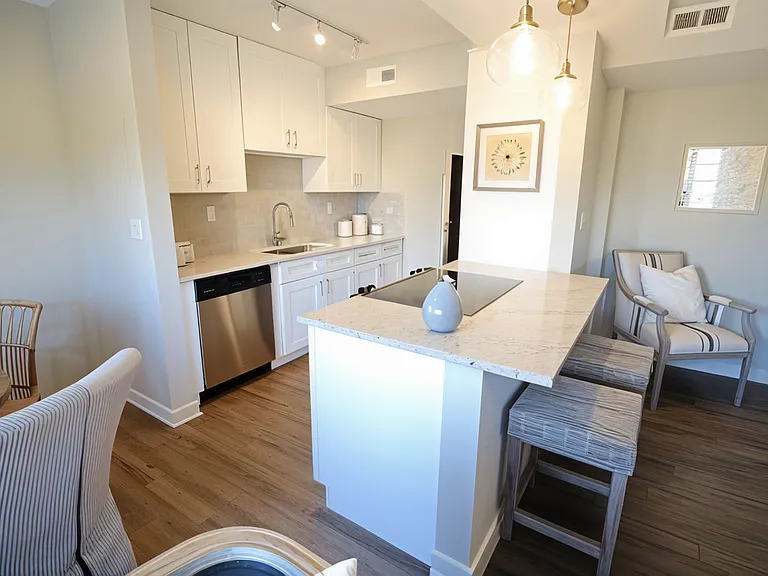 Plaza 209 Apartments — Photo 41