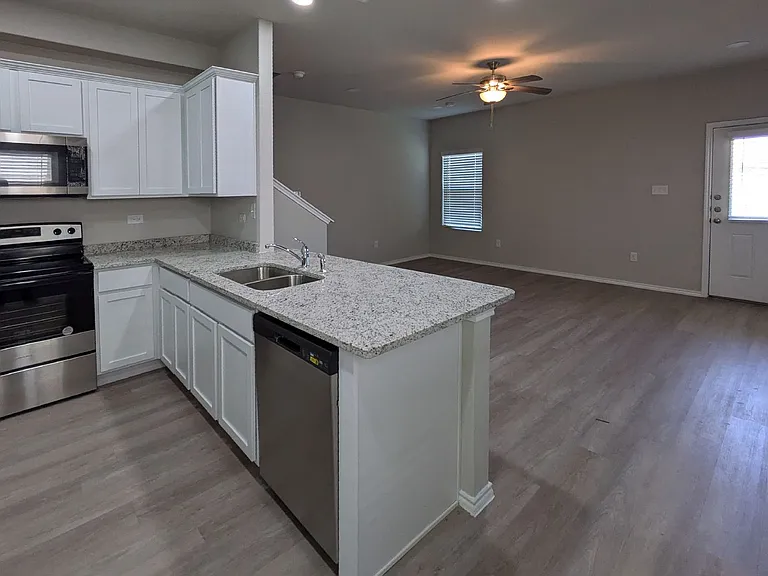 5330 Lisa Point — Photo 5