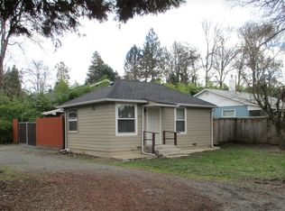 1219 River Ln, Grants Pass, OR 97527