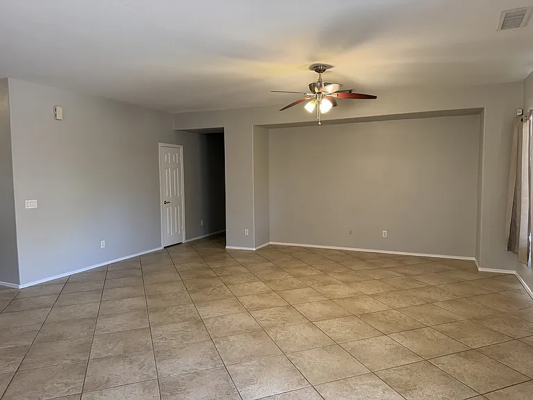 5341 W La Salle St — Photo 6