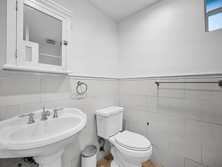 150 NE 50th Ter — Photo 63